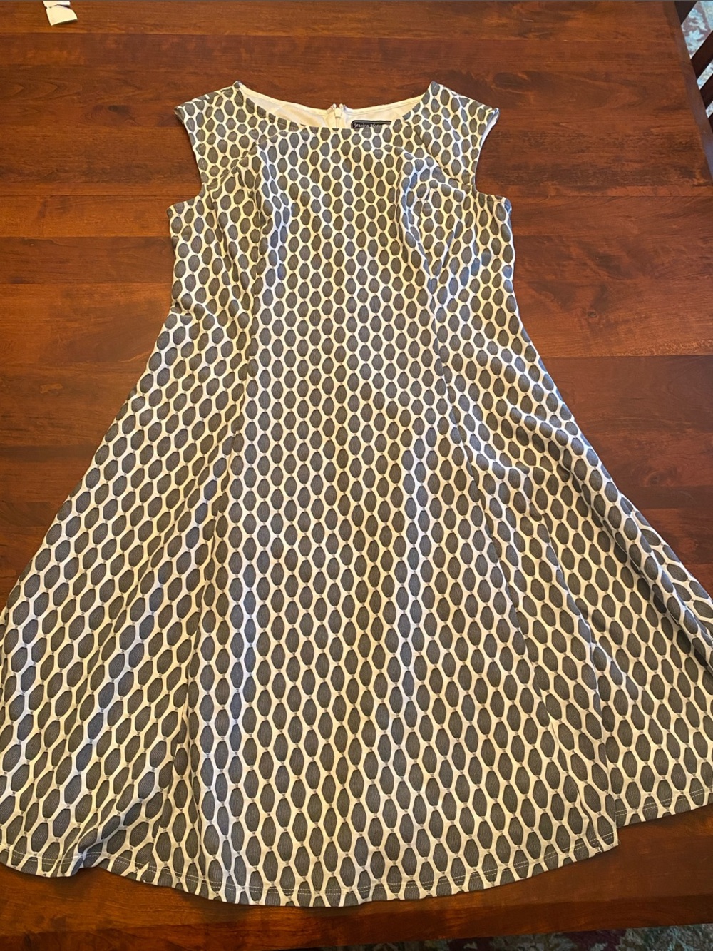 Jessica Howard Grey White Textured Sleeveless Fit-and-Flare Midi Dress - Sz 12